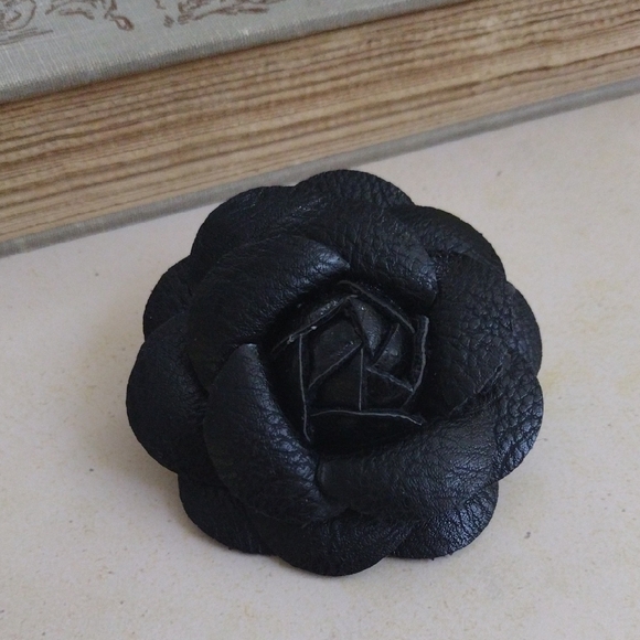Black Leather Flower Brooch And Pin - Picture 1 of 2